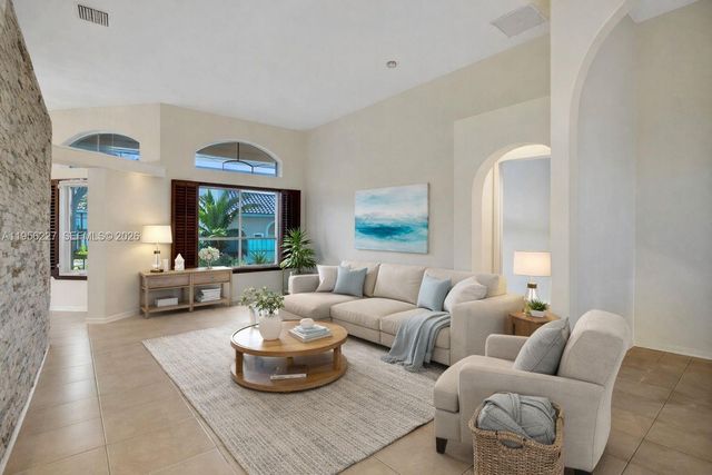 2024 NW 139th Ter, Pembroke Pines, FL 33028