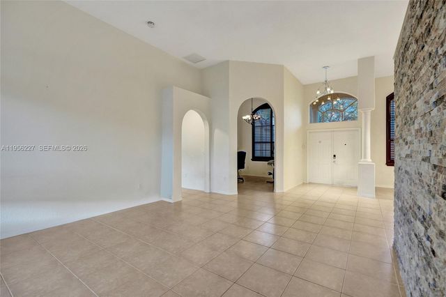 2024 NW 139th Ter, Pembroke Pines, FL 33028