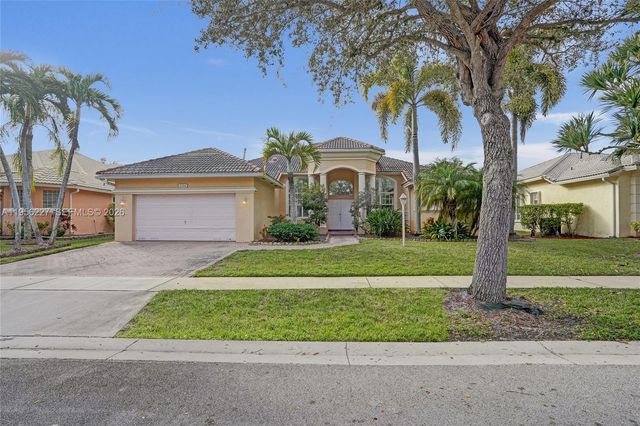 2024 NW 139th Ter, Pembroke Pines, FL 33028