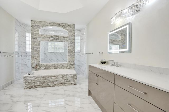 2024 NW 139th Ter, Pembroke Pines, FL 33028