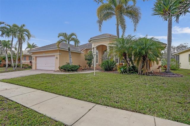 2024 NW 139th Ter, Pembroke Pines, FL 33028