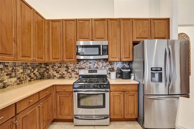 2024 NW 139th Ter, Pembroke Pines, FL 33028