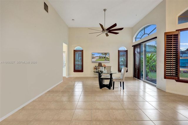 2024 NW 139th Ter, Pembroke Pines, FL 33028