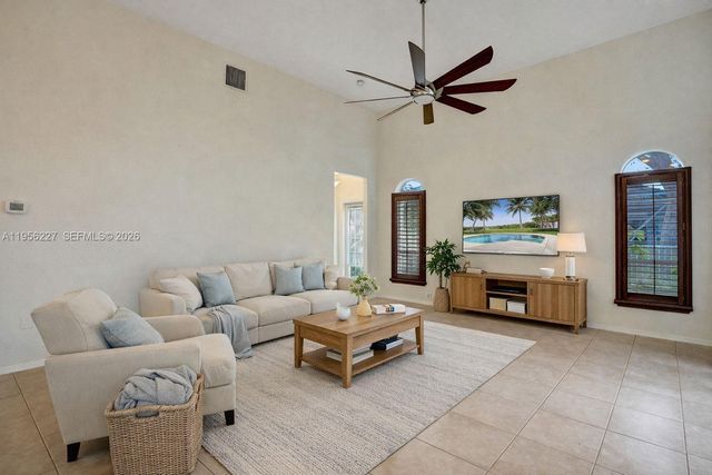 2024 NW 139th Ter, Pembroke Pines, FL 33028