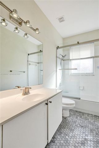 2024 NW 139th Ter, Pembroke Pines, FL 33028