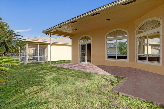 2024 NW 139th Ter, Pembroke Pines, FL 33028