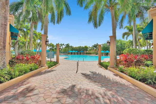 2024 NW 139th Ter, Pembroke Pines, FL 33028