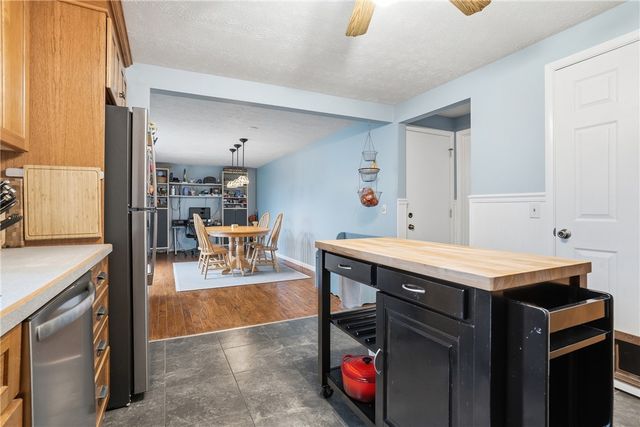 121 Parklane Dr, Slippery Rock Boro, PA 16057
