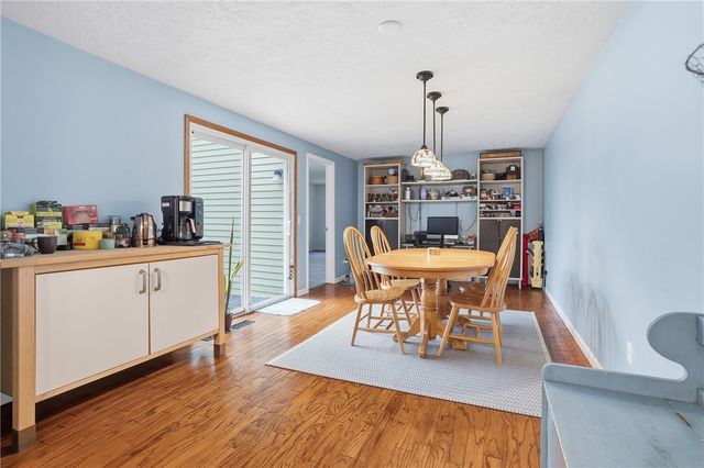 121 Parklane Dr, Slippery Rock Boro, PA 16057