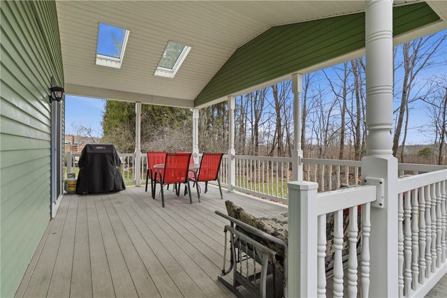 121 Parklane Dr, Slippery Rock Boro, PA 16057