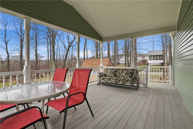 121 Parklane Dr, Slippery Rock Boro, PA 16057