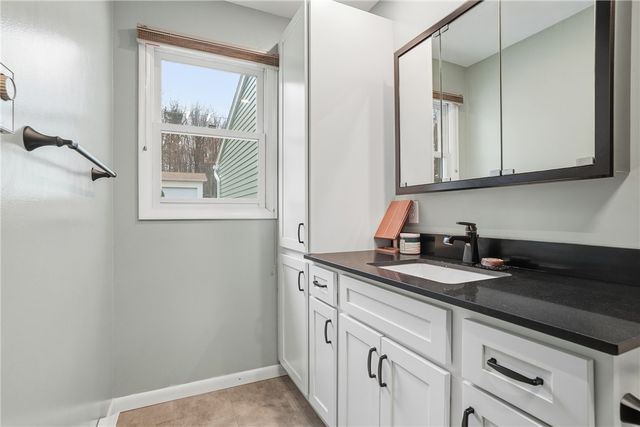 121 Parklane Dr, Slippery Rock Boro, PA 16057