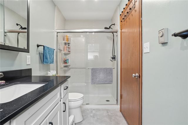 121 Parklane Dr, Slippery Rock Boro, PA 16057