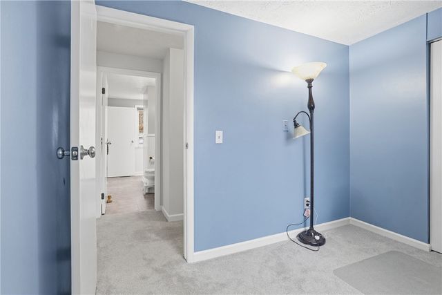121 Parklane Dr, Slippery Rock Boro, PA 16057