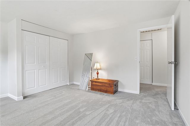 121 Parklane Dr, Slippery Rock Boro, PA 16057