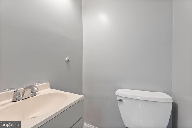 55 PRESIDENTIAL DR, Sicklerville, NJ 08081
