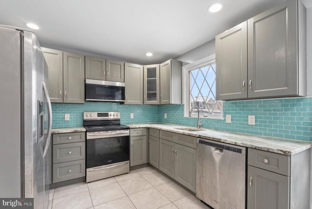 55 PRESIDENTIAL DR, Sicklerville, NJ 08081