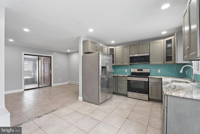 55 PRESIDENTIAL DR, Sicklerville, NJ 08081