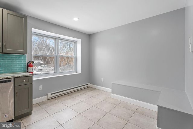 55 PRESIDENTIAL DR, Sicklerville, NJ 08081