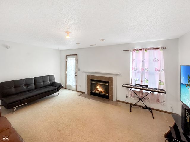 106 Broad Leaf Place, Mooresville, IN 46158