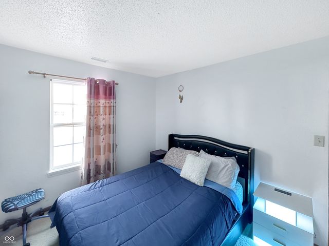 106 Broad Leaf Place, Mooresville, IN 46158