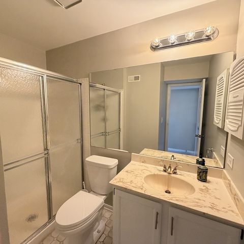 15 Indian Trail Drive 15, Westmont, IL 60559