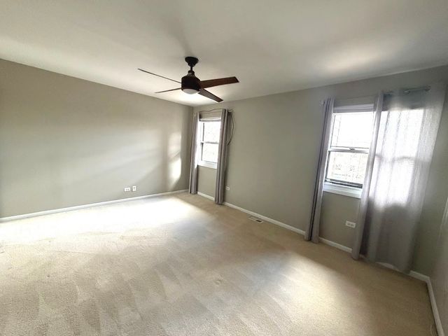 15 Indian Trail Drive 15, Westmont, IL 60559