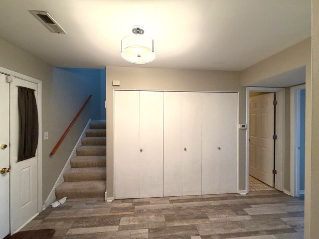 15 Indian Trail Drive 15, Westmont, IL 60559