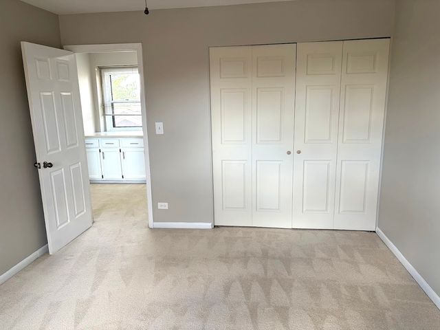 15 Indian Trail Drive 15, Westmont, IL 60559