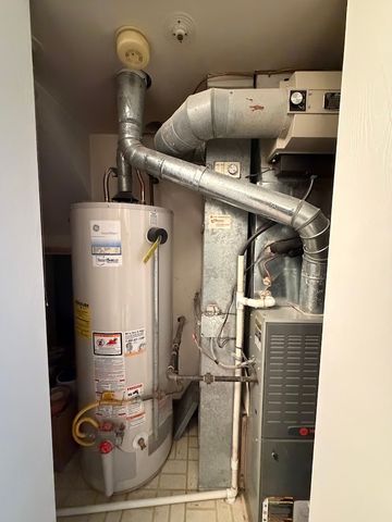 15 Indian Trail Drive 15, Westmont, IL 60559