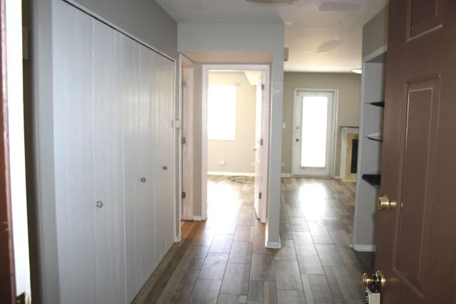 15 Indian Trail Drive 15, Westmont, IL 60559