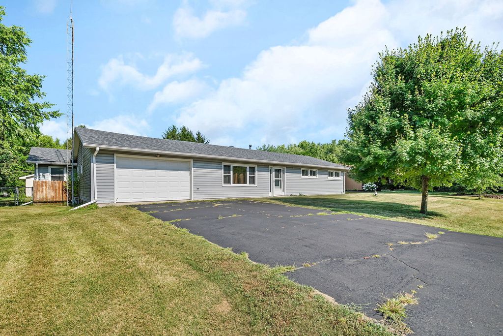 3610 Plaza Drive, Morris, IL 60450