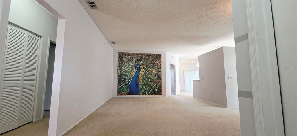 Image 5 of property listing at 7960 SOFT PINE CIRCLE, Orlando, FL 32825