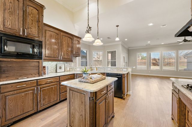 7805 Shady Oaks Drive, North Richland Hills, TX 76182