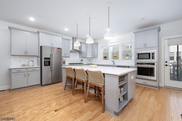 4 Marigold Ct, Warren Twp., NJ 07059