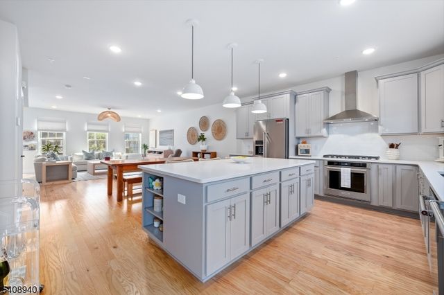 4 Marigold Ct, Warren Twp., NJ 07059