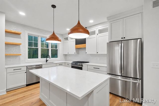 5655 Courtney Lynn Court, Wyoming, MI 49418