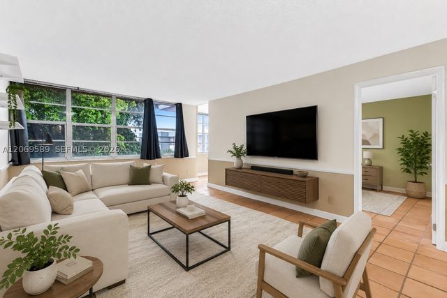 2771 Taft St 407, Hollywood, FL 33020