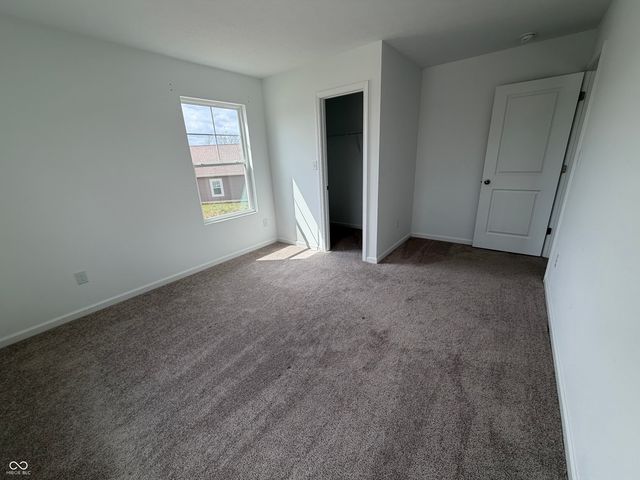 6652 W Sailboat Drive, Greenfield, IN 46140