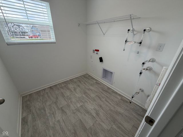 6652 W Sailboat Drive, Greenfield, IN 46140