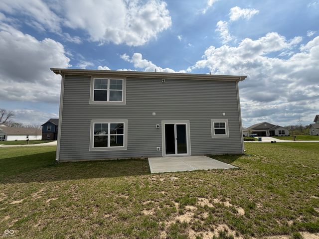 6652 W Sailboat Drive, Greenfield, IN 46140