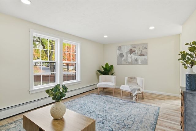 117 Middle St, Springfield, MA 01104