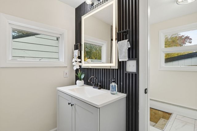 117 Middle St, Springfield, MA 01104