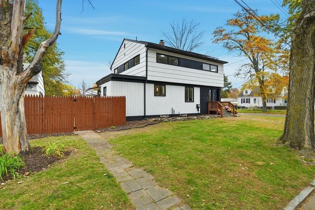 117 Middle St, Springfield, MA 01104