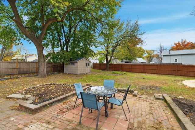 117 Middle St, Springfield, MA 01104