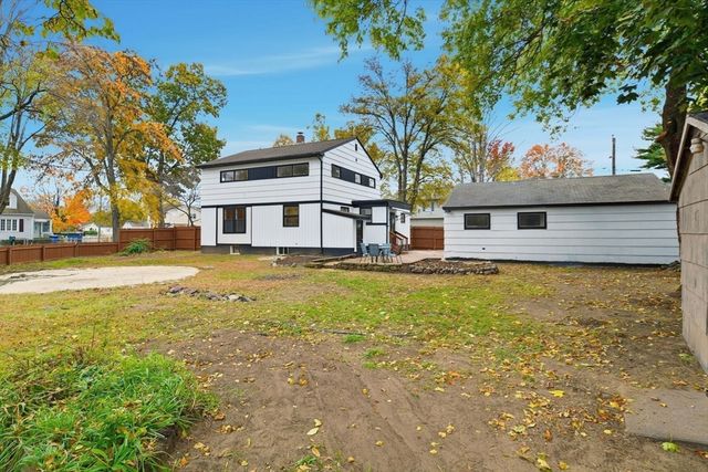 117 Middle St, Springfield, MA 01104