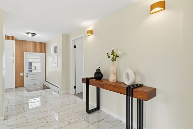 117 Middle St, Springfield, MA 01104