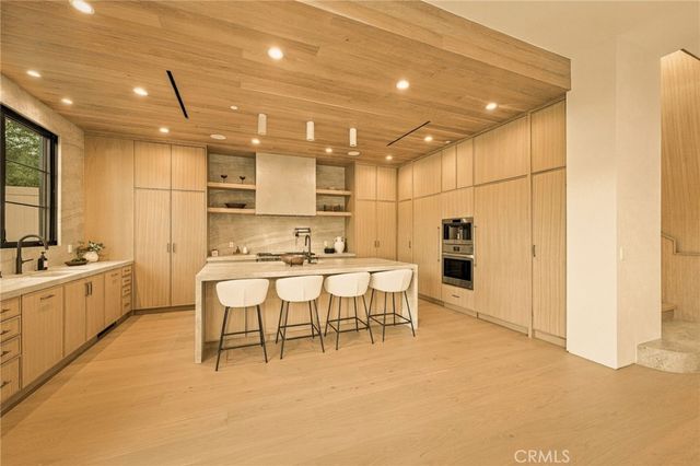16658 Addison, Encino, CA 91436