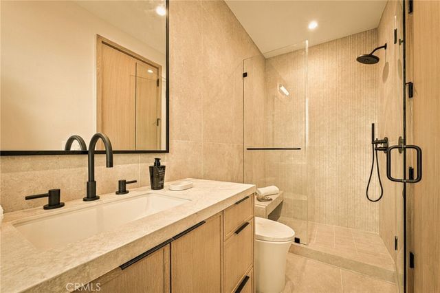 16658 Addison, Encino, CA 91436