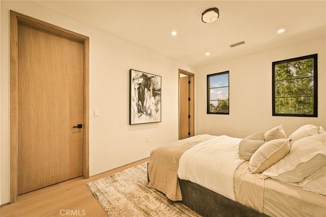 16658 Addison, Encino, CA 91436